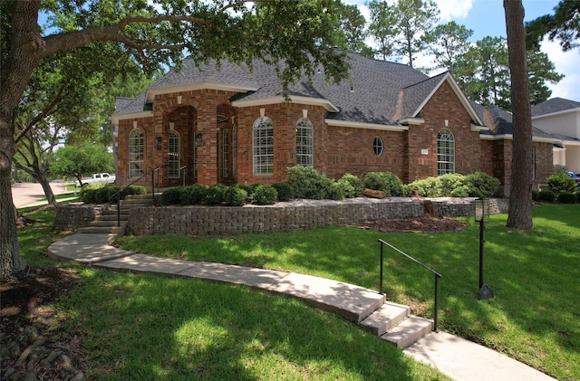 view of front of house with a front yard