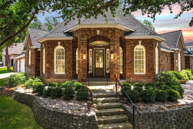 view of front facade featuring a garage