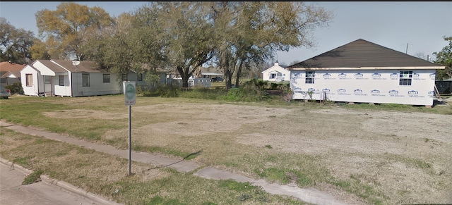 Listing photo 3 for 5620 Charles Ave, Port Arthur TX 77640