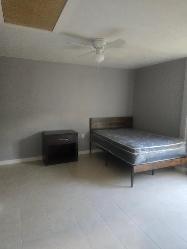 unfurnished bedroom with ceiling fan