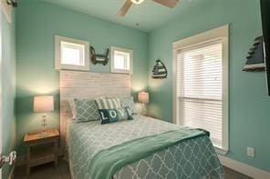 bedroom with ceiling fan