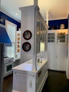 mudroom with sink