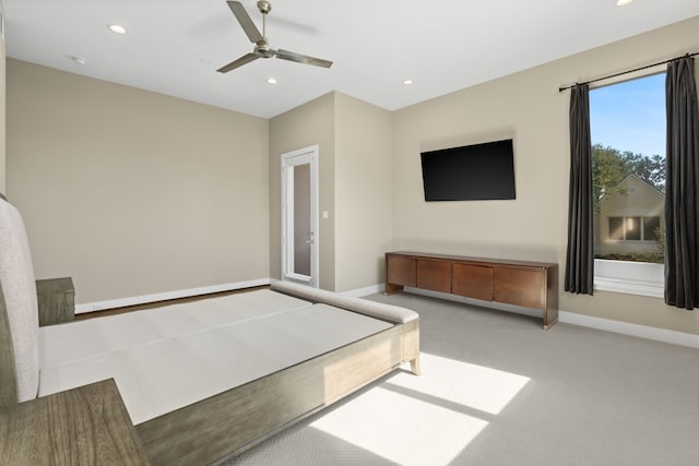 unfurnished bedroom featuring ceiling fan