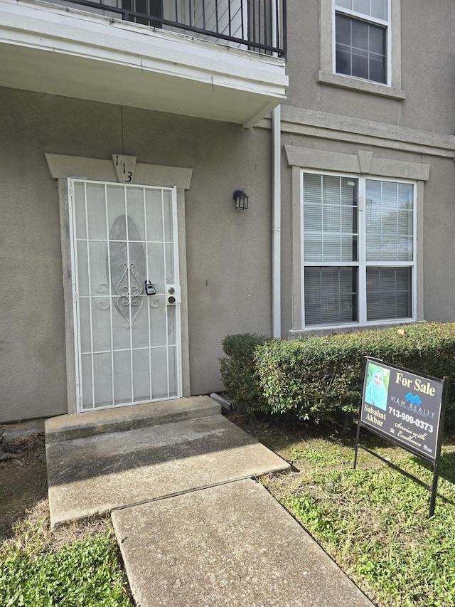 view of property entrance