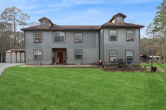 view of front of house featuring a front lawn