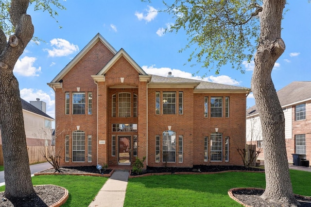 view of front of house featuring a front yard