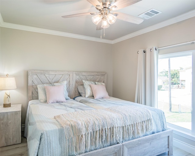 bedroom with access to exterior, crown molding, light hardwood / wood-style flooring, and ceiling fan