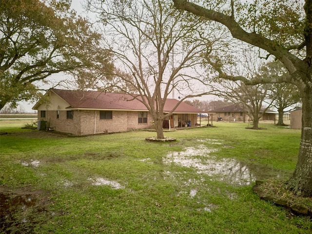 view of yard with cooling unit