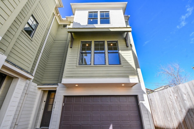 view of front facade with a garage