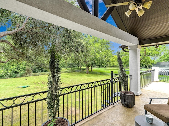 balcony with ceiling fan