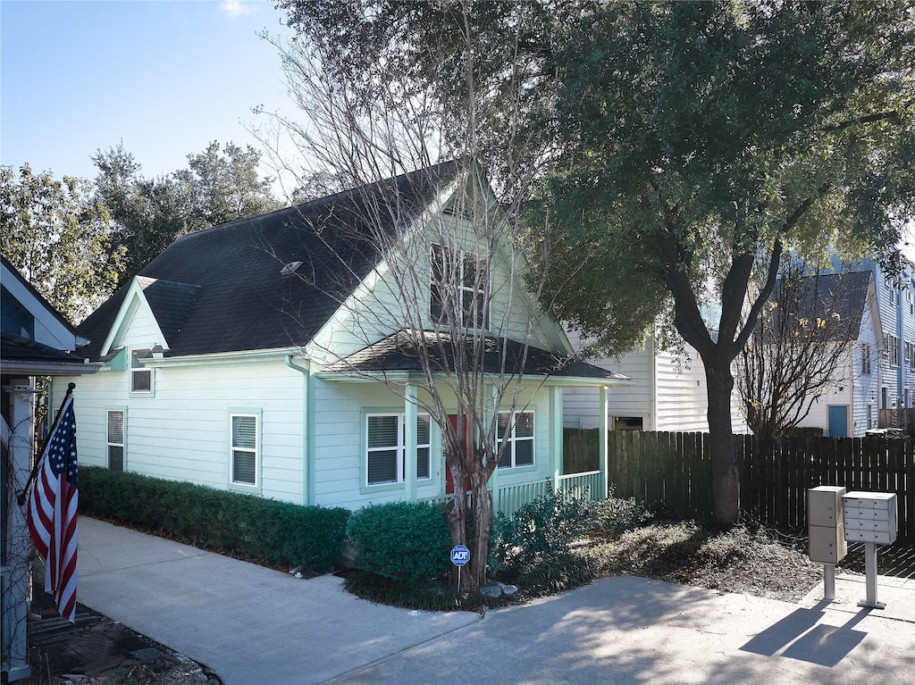 view of front of house