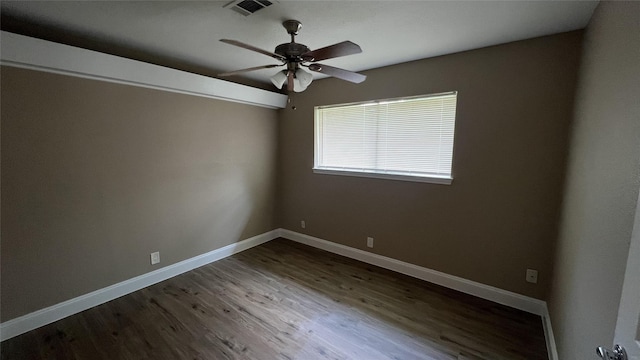 unfurnished room with wood-type flooring and ceiling fan