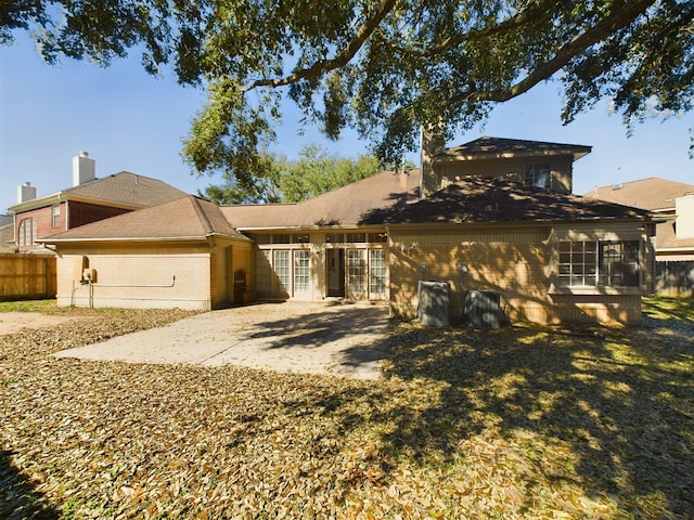 view of front of house featuring a patio area