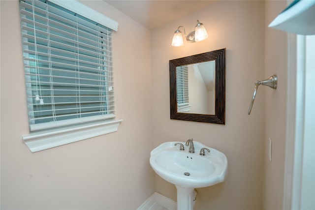 bathroom featuring sink