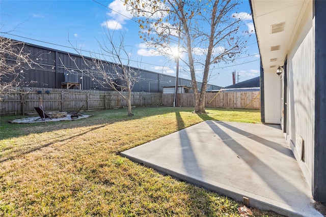 view of yard with a patio area