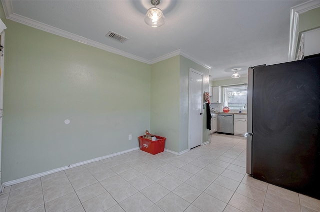 tiled empty room with sink and crown molding