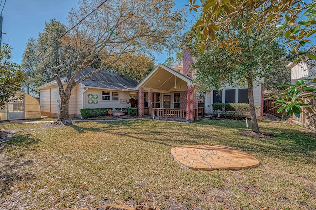 view of front of property with a front yard