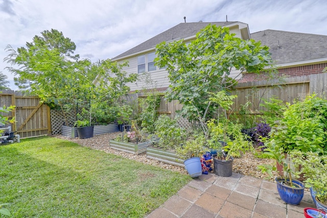 4715 Cedarfield Rd, Katy, TX 77494 - view of yard with a garden