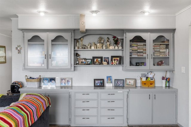 bar featuring ornamental molding