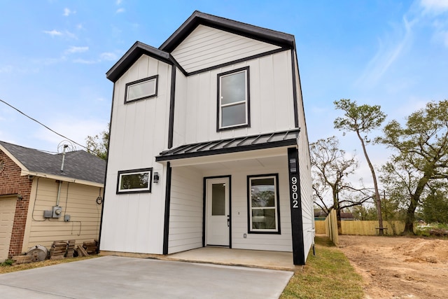 view of front of house featuring covered porch