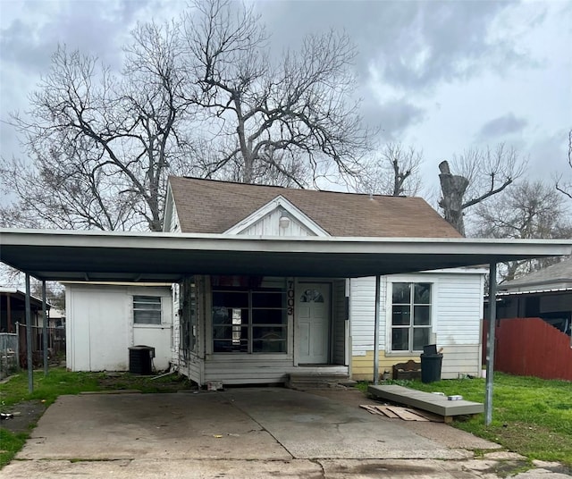 view of front of home with central air condition unit