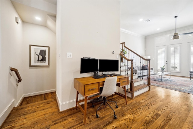 office area featuring recessed lighting, crown molding, baseboards, and wood finished floors