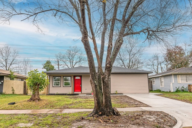 single story home with a front yard