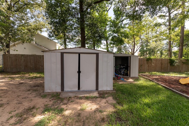 view of outbuilding