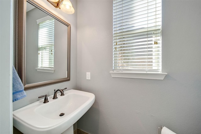 bathroom featuring sink