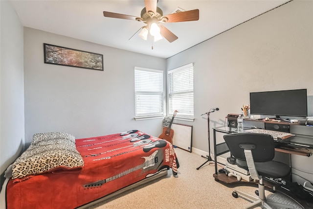 bedroom featuring ceiling fan