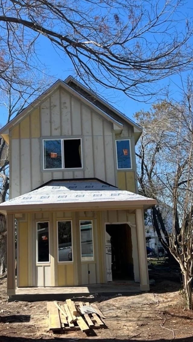 exterior space featuring a porch