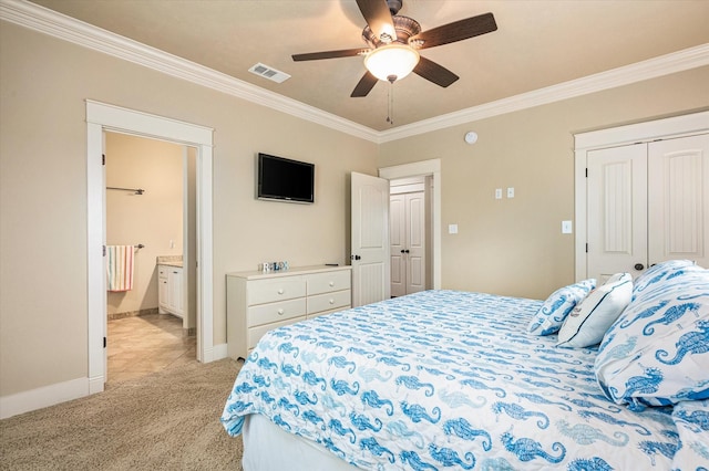 bedroom featuring crown molding, light colored carpet, a closet, and ceiling fan