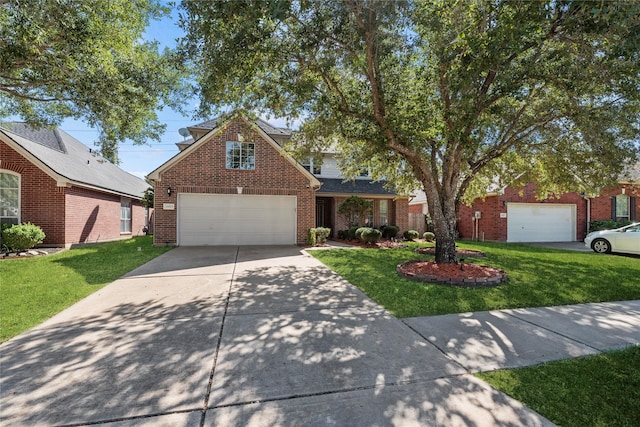 view of front of house featuring a front lawn