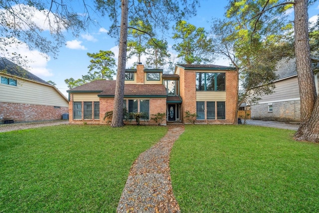 view of front of property with a front yard