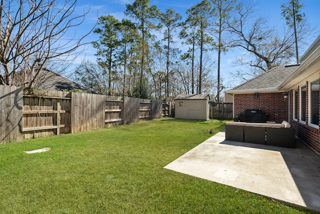 view of yard featuring a shed, an outdoor hangout area, and a patio