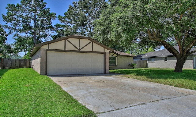 view of front of house featuring a front yard