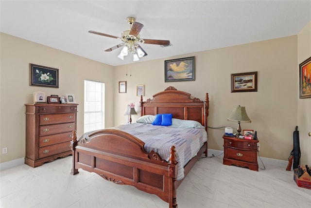 bedroom with ceiling fan