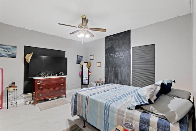 bedroom with ceiling fan