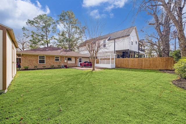 view of yard featuring a patio area