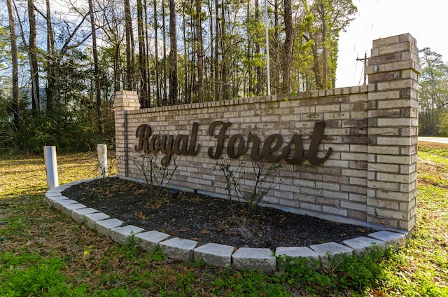 Listing photo 2 for 13015 Royal Ests, Conroe TX 77303