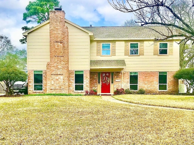 view of front facade featuring a front lawn