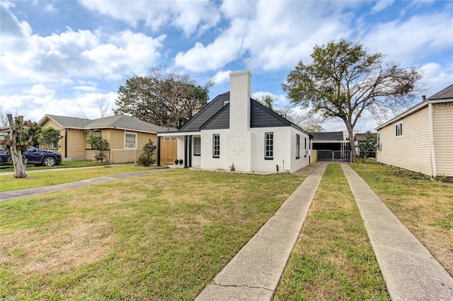 view of front of house featuring a front yard