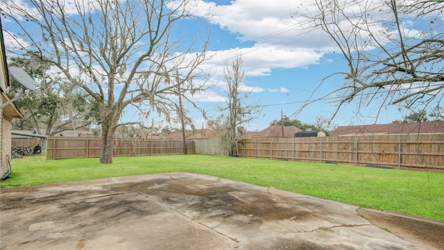 view of yard with a patio