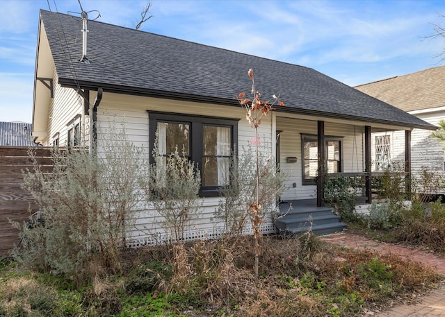 view of front of property featuring covered porch