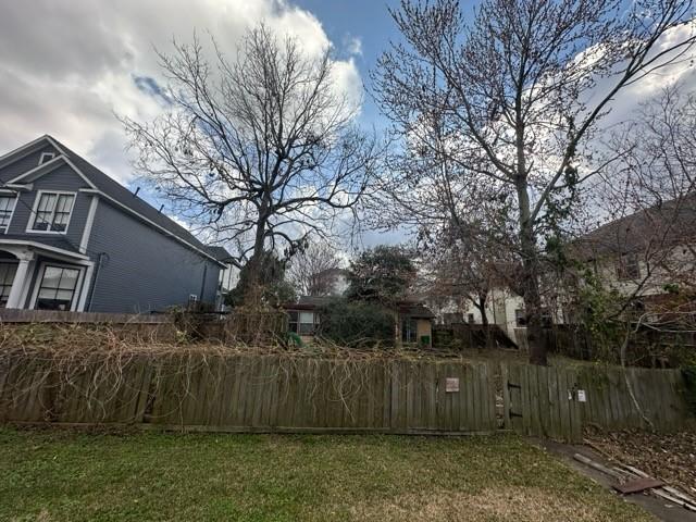 1418 W 24th St, Houston, TX 77008