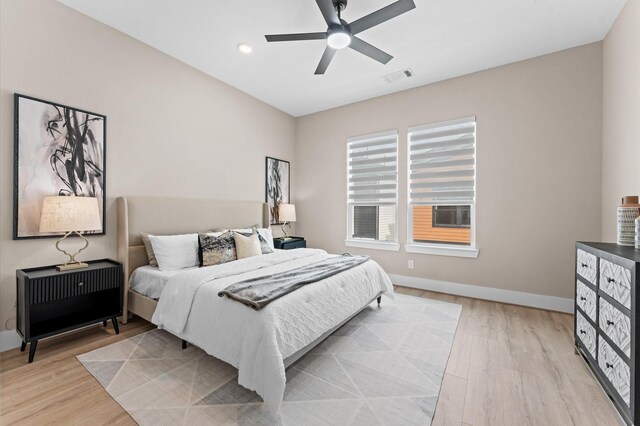 4013 Griggs Rd Unit L, Houston, TX 77021 - bedroom with ceiling fan, visible vents, baseboards, light wood-style floors, and recessed lighting