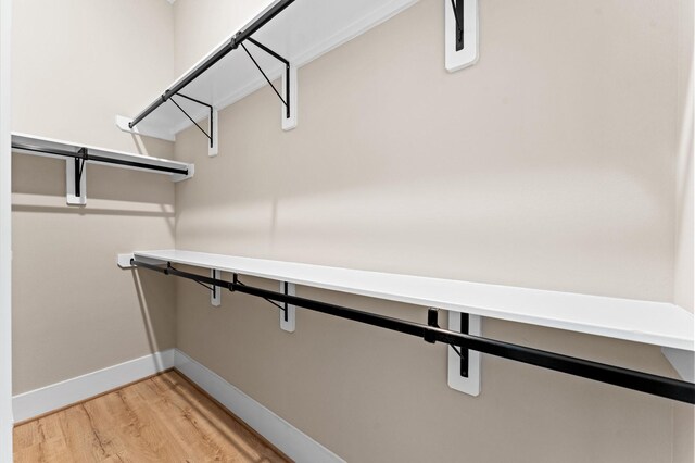 4013 Griggs Rd Unit L, Houston, TX 77021 - walk in closet featuring light wood finished floors