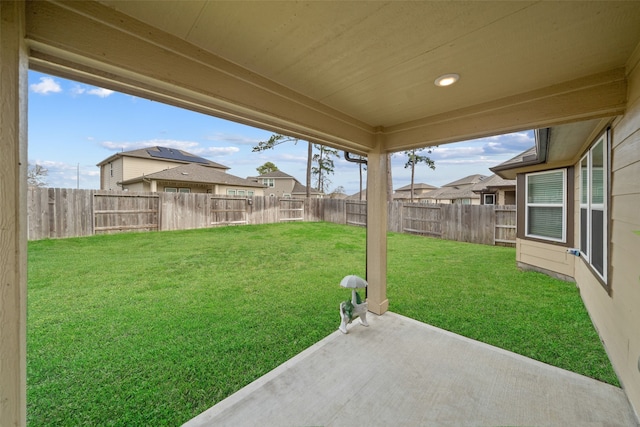 view of yard featuring a patio area