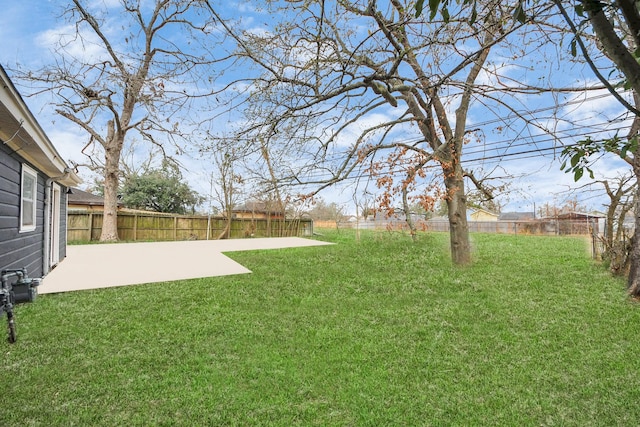 view of yard with a patio