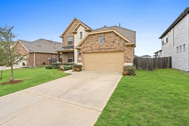 view of front of property featuring a front lawn